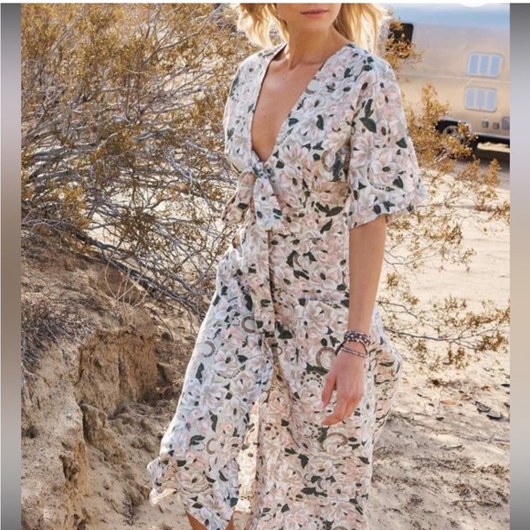 HAPPY NATURE Dresses & Skirts - Happy Nature x Kate Hudson floral snake print boho button down midi dress